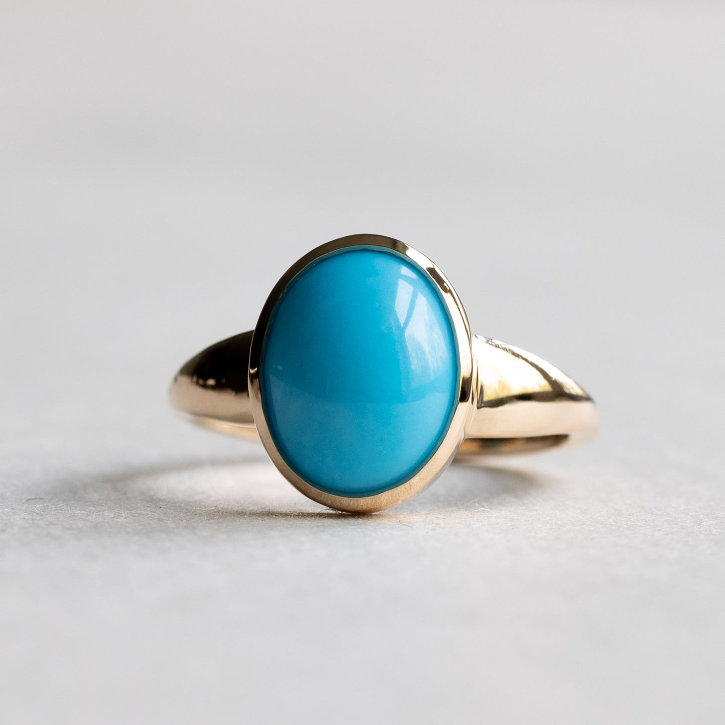 18K Oval Turquoise Ring