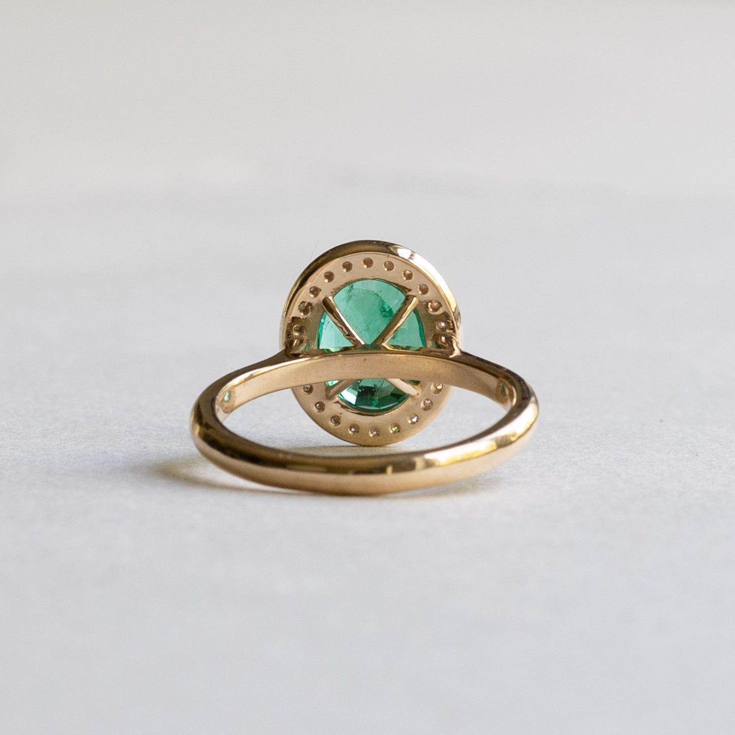 18K 2.5 CT Emerald Diamond Halo Ring