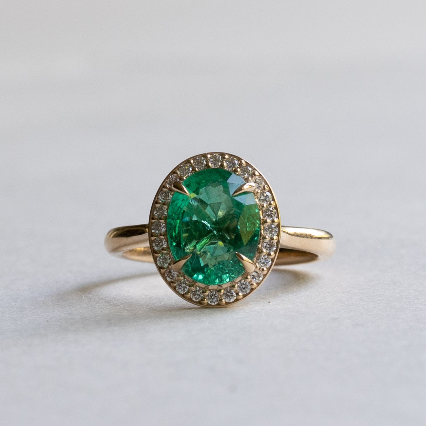 18K 2.5 CT Emerald Diamond Halo Ring