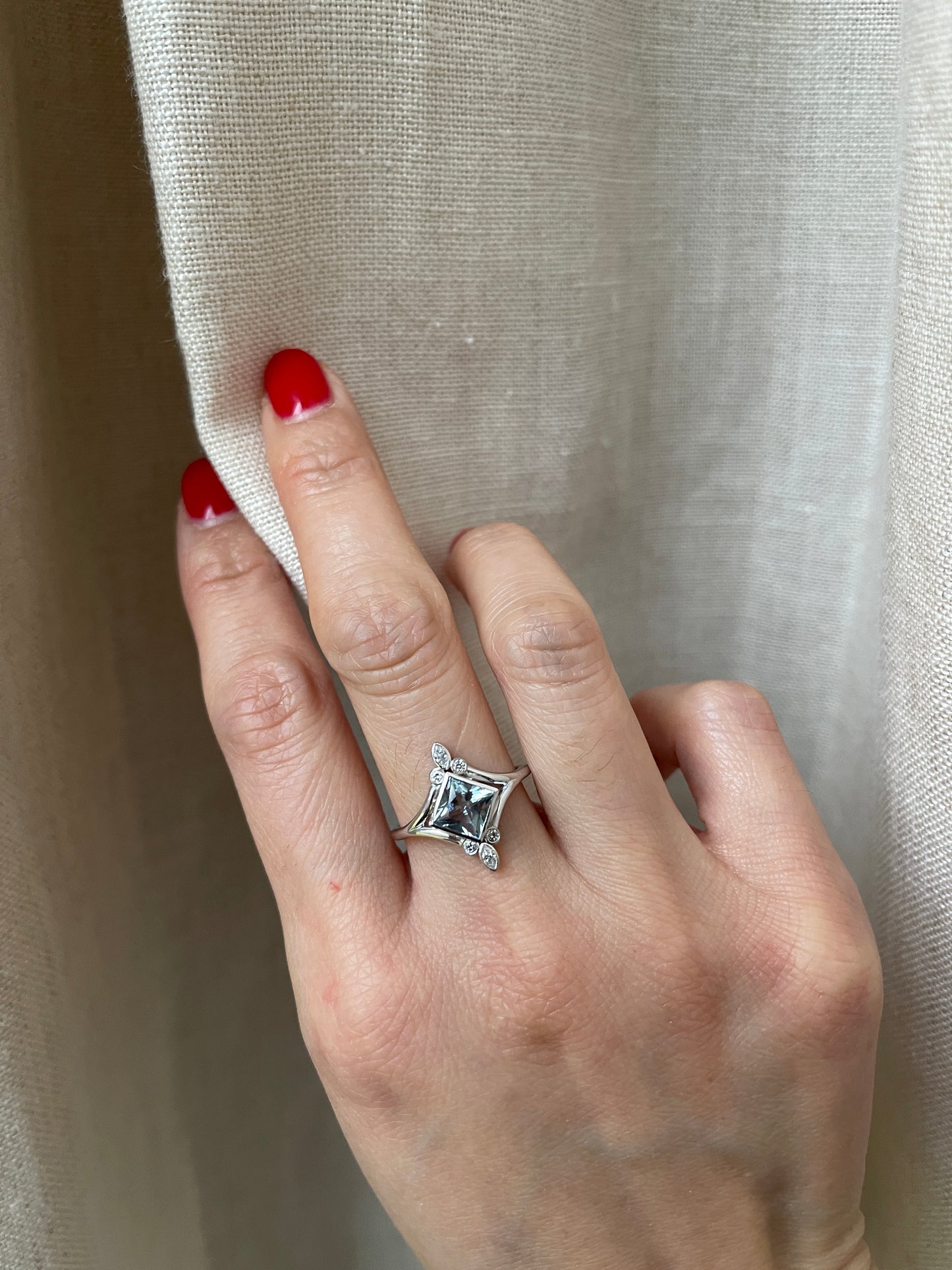 14K 0.85 Carat Aquamarine Ring