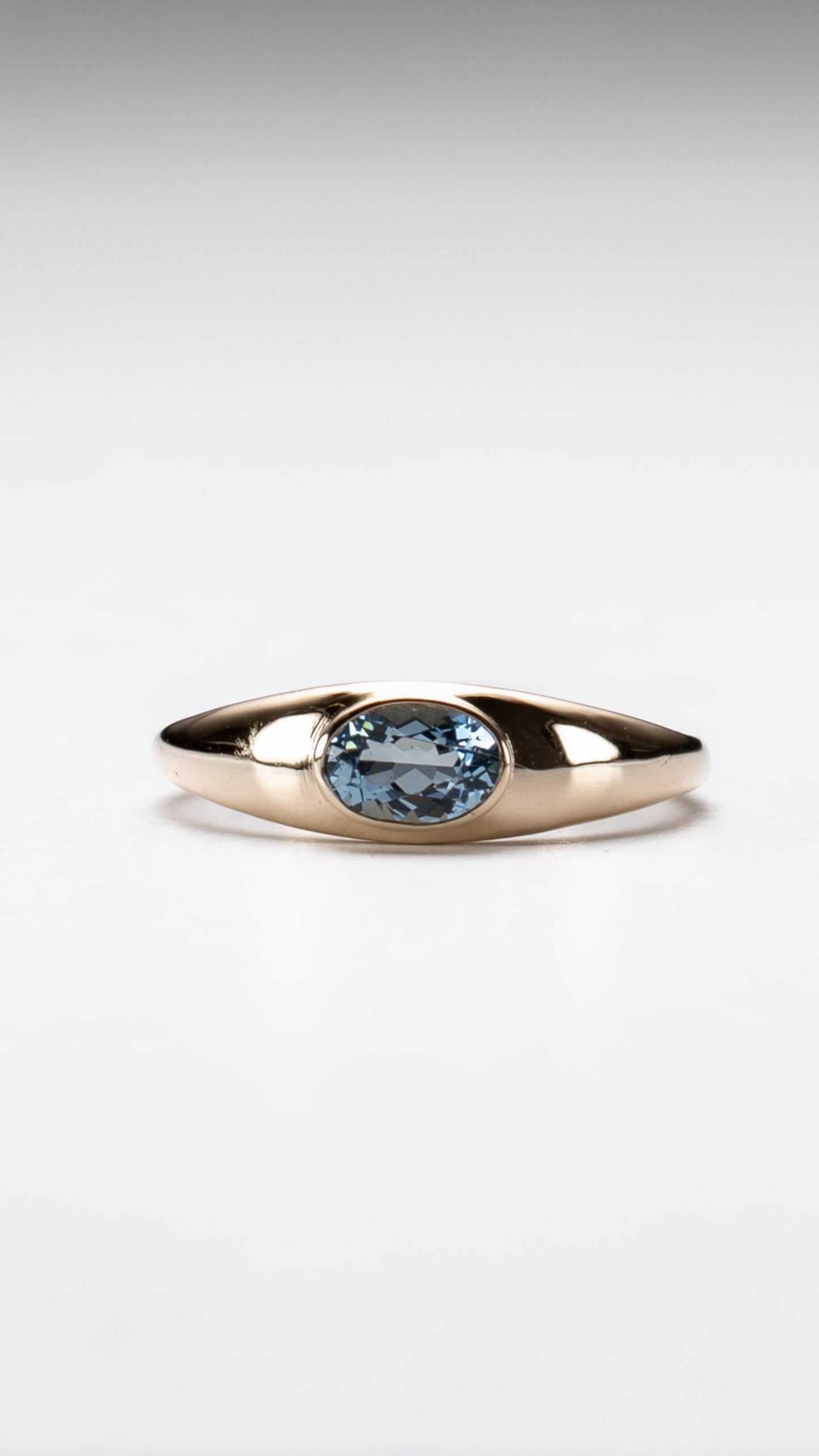 14k Aquamarine Oval Ring