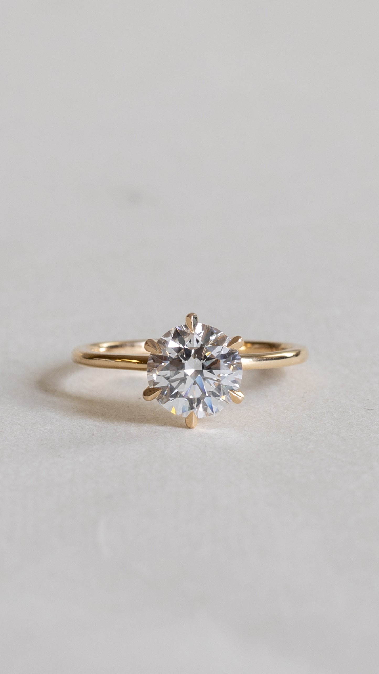 18K 2 Carat Diamond Engagement Ring