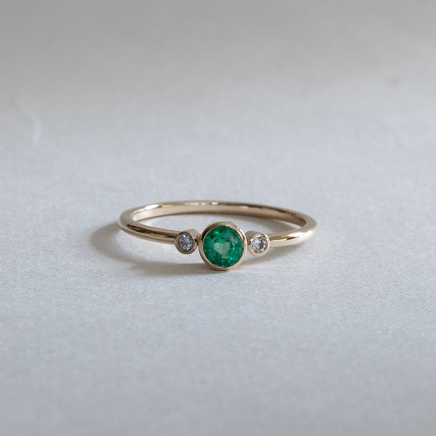 14K Round Emerald & Diamond Ring