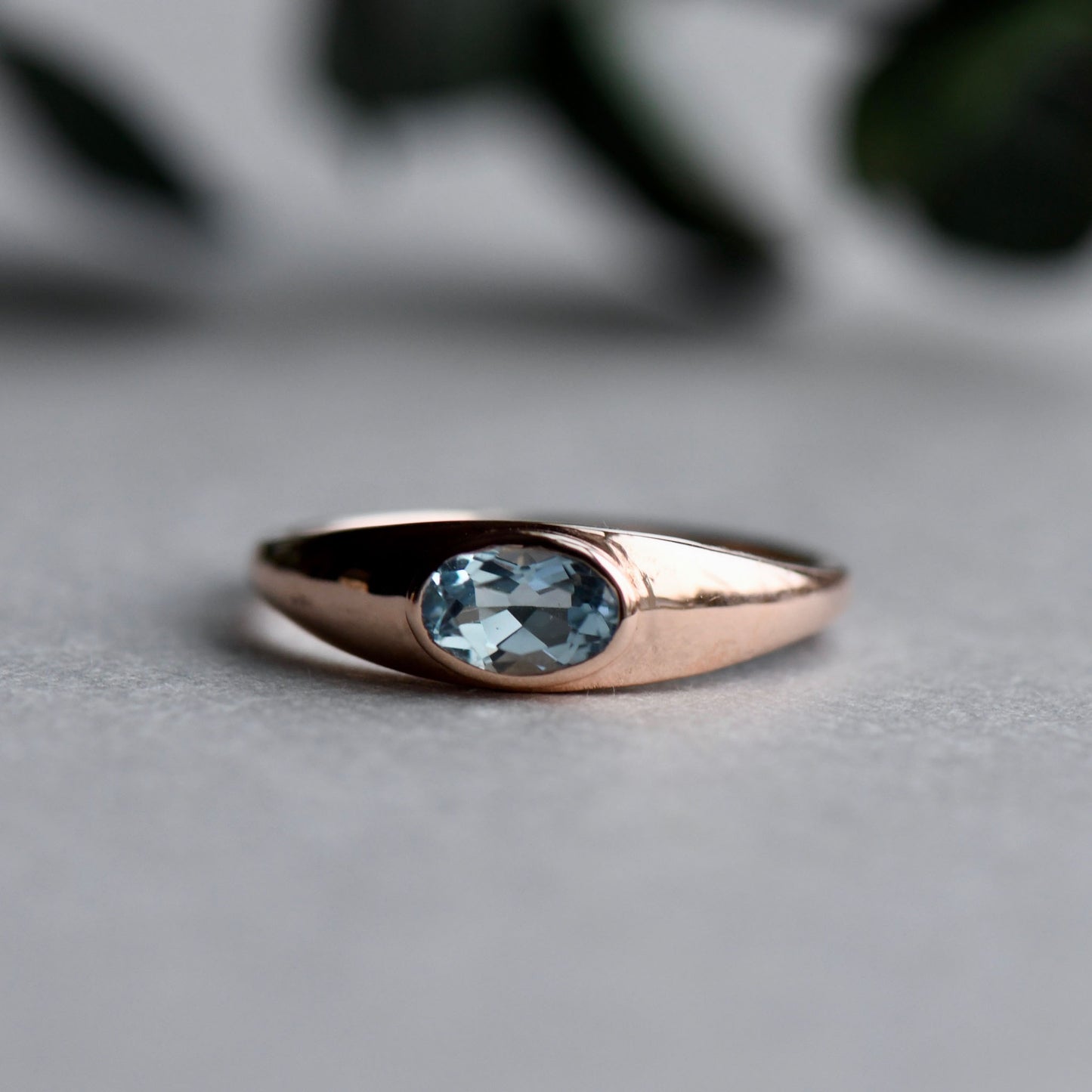 14k Aquamarine Oval Ring