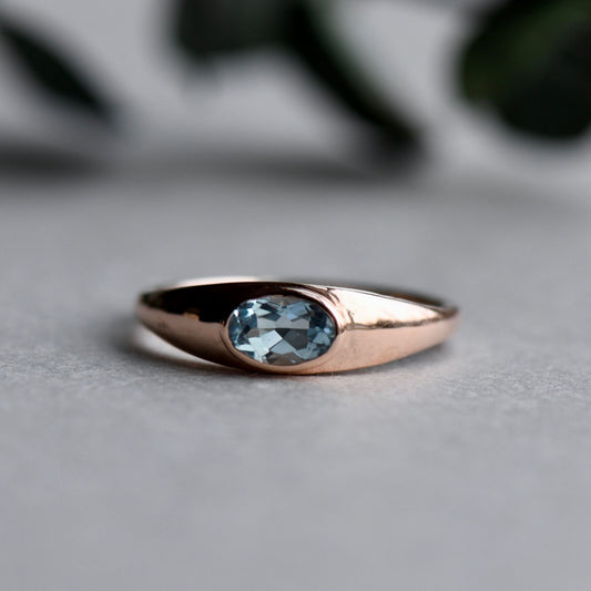 14k Aquamarine Oval Ring