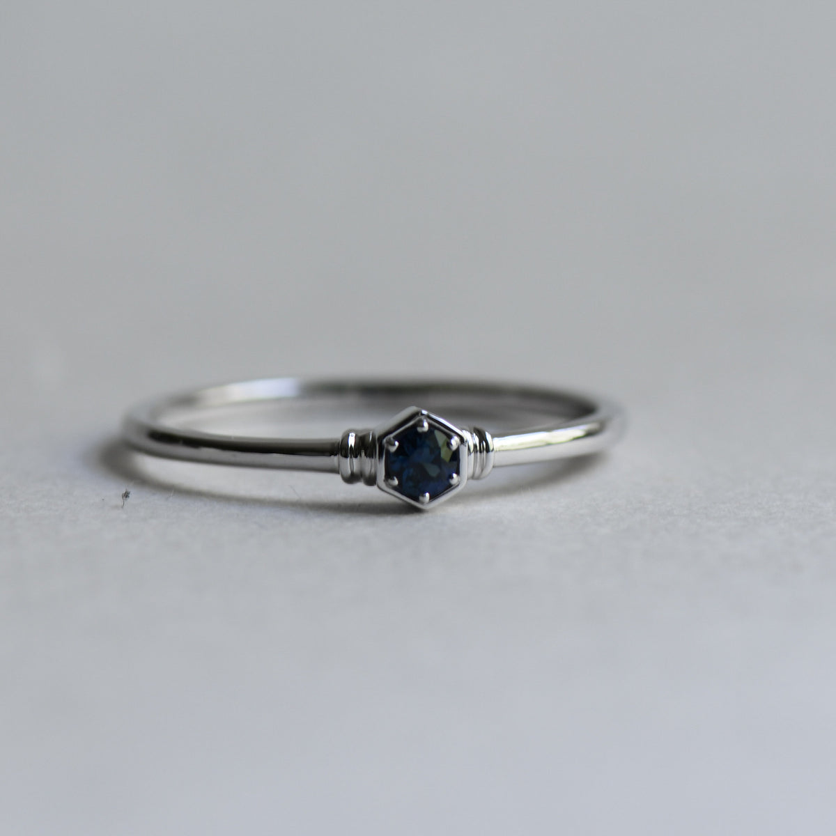 14K White Gold Blue Sapphire Solitaire Ring - Hexagon Honeycomb Design