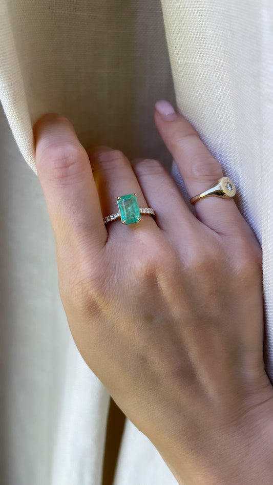 14K 2.54 Carat Emerald Diamond Ring