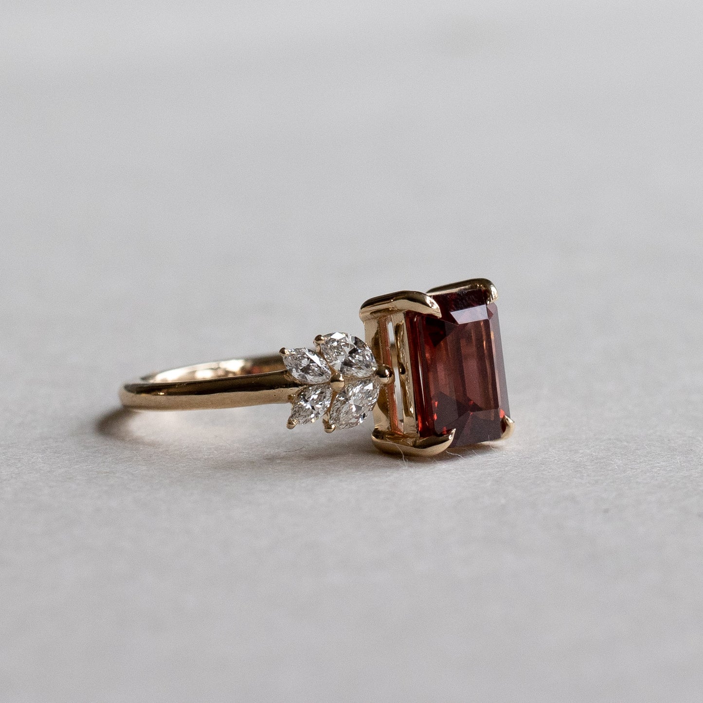 14K 1.5 Carat Garnet Diamond Ring